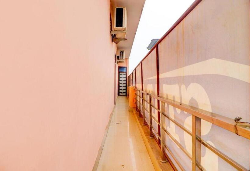 בית מלון כפרי Oyo Star Guest House