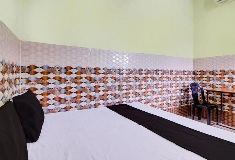 בית מלון כפרי Oyo Star Guest House