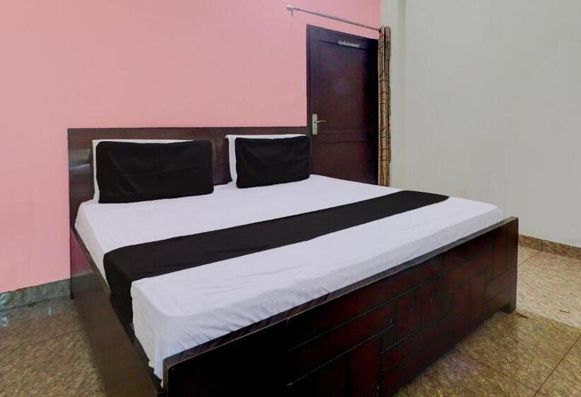 בית מלון כפרי Oyo Star Guest House