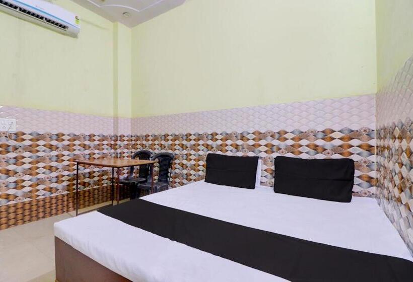 בית מלון כפרי Oyo Star Guest House