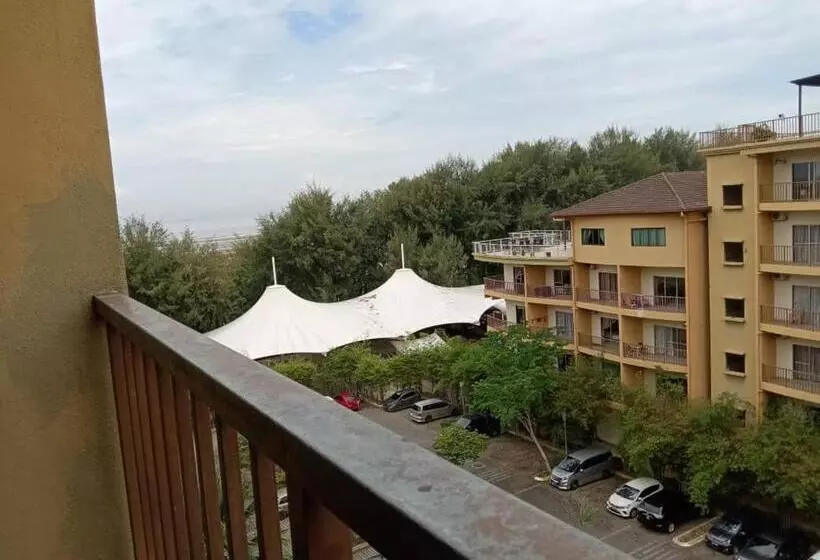 Hotelli Zamlan Gold Coast Morib Intl Resort   3 Rooms Apartment