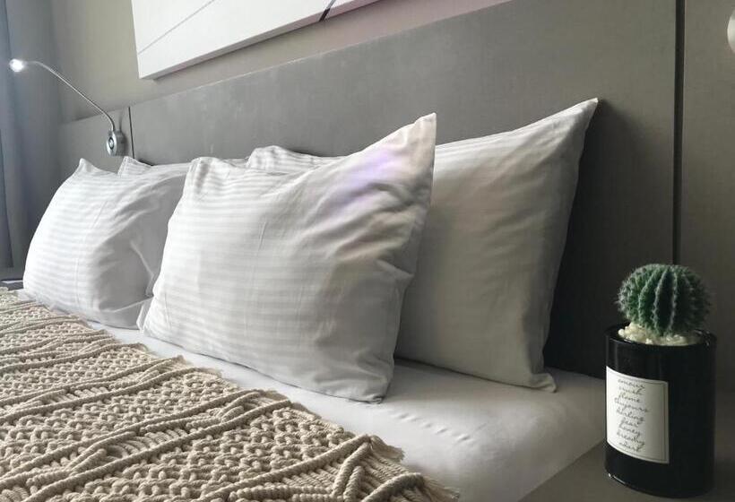 Lux Hotel Room In Damansara Perdana