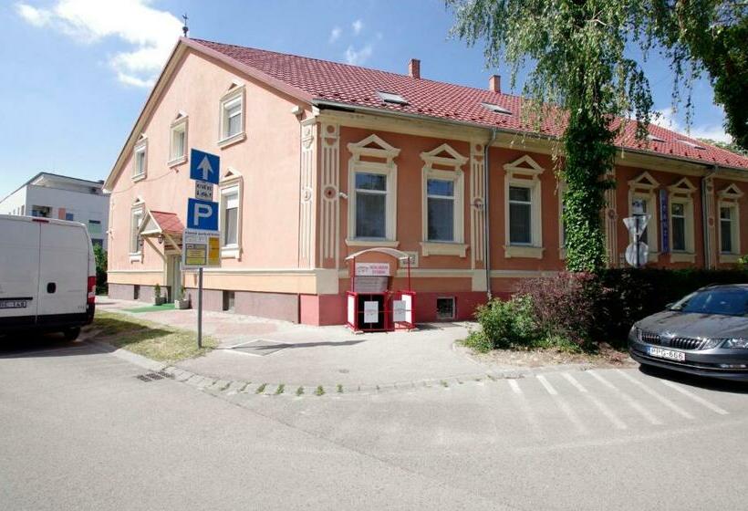 Nocleg ze śniadaniem Fehér Hajó Panzió és Vendéglő