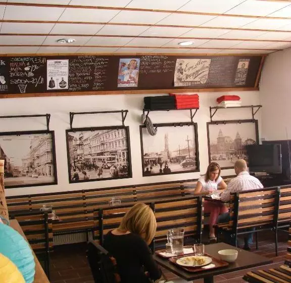 تختخواب و صبحانه Promenade Panzió