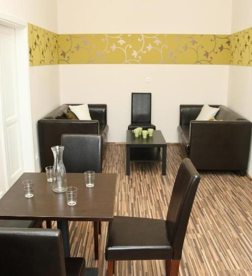 مبيت وإفطار Promenade Panzió