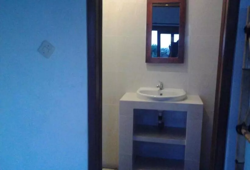 تختخواب و صبحانه Sony Home Stay