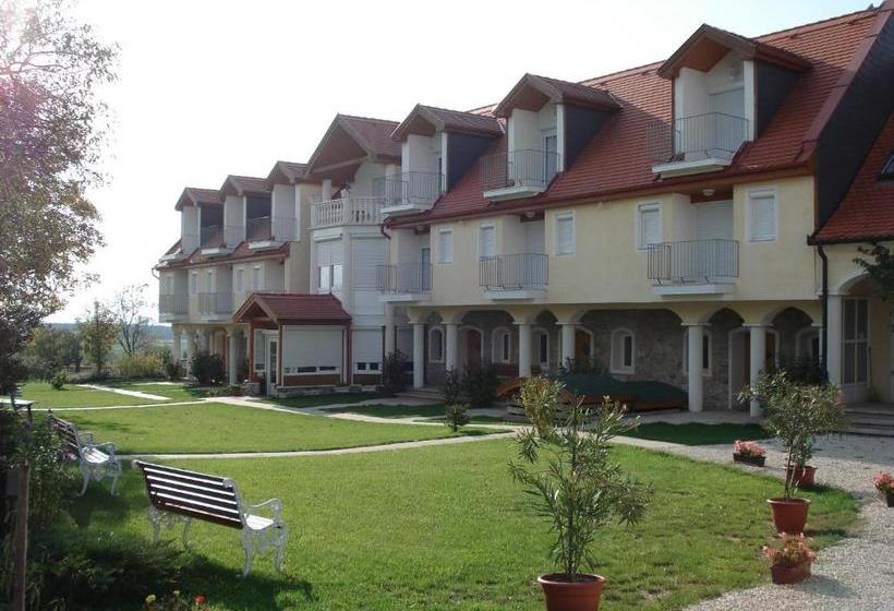 בית מלון כפרי Bakony Panzió