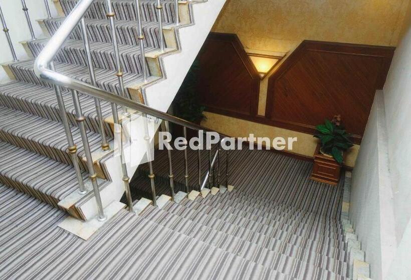 בית מלון כפרי Yasmin Makassar Mitra Reddoorz