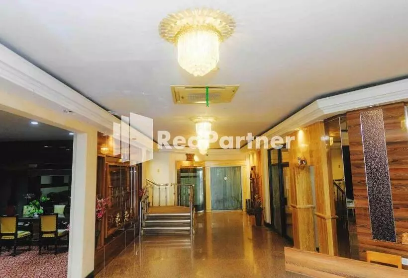 هتل Yasmin Makassar Mitra Reddoorz