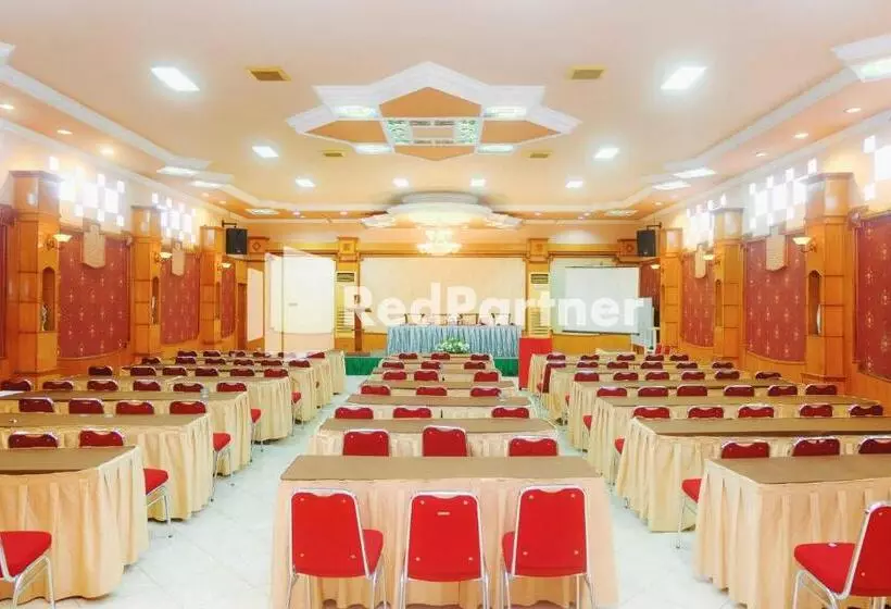 هتل Yasmin Makassar Mitra Reddoorz