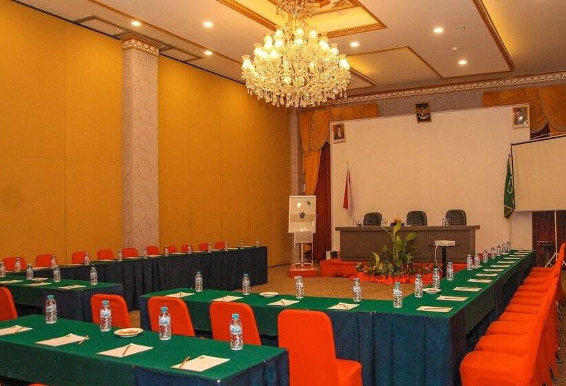 فندق Grand Q  Gorontalo