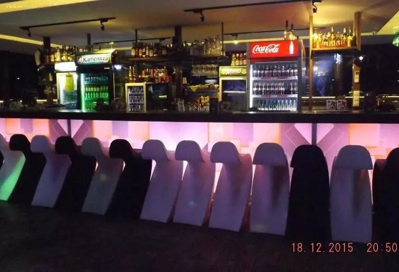 هتل Impuls Palace