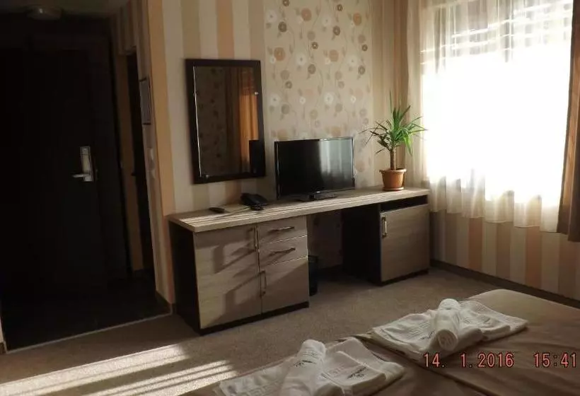 هتل Impuls Palace