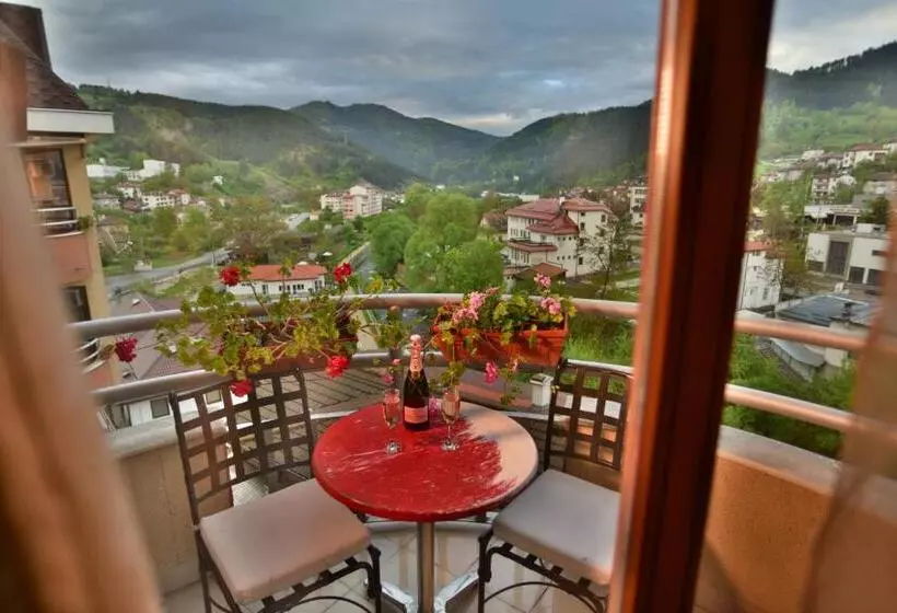 ホテル Mountain Boutique Family