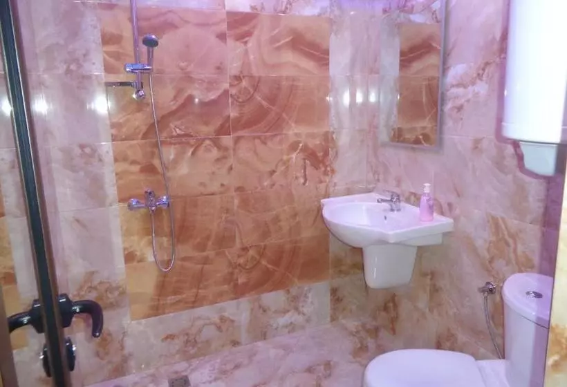 هتل при братята Apartments & Studios
