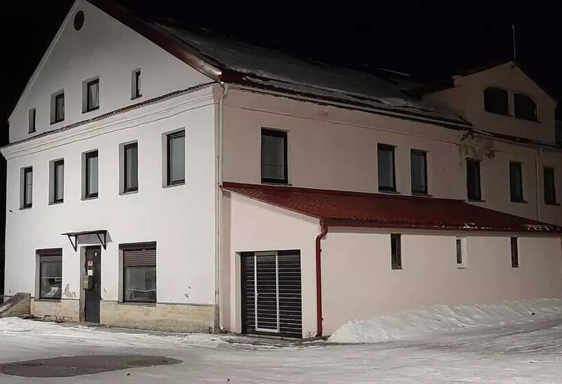 هاستل Rooms Near The Station