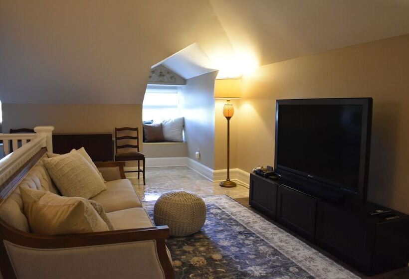 ベッドアンドブレックファースト The Trott House Inn