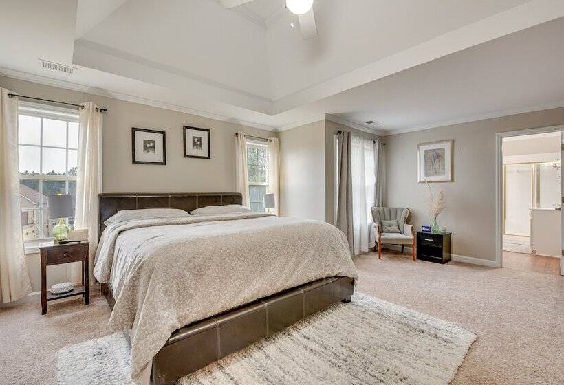 Pet Friendly Atlanta Home: 9 Mi To Downtown!