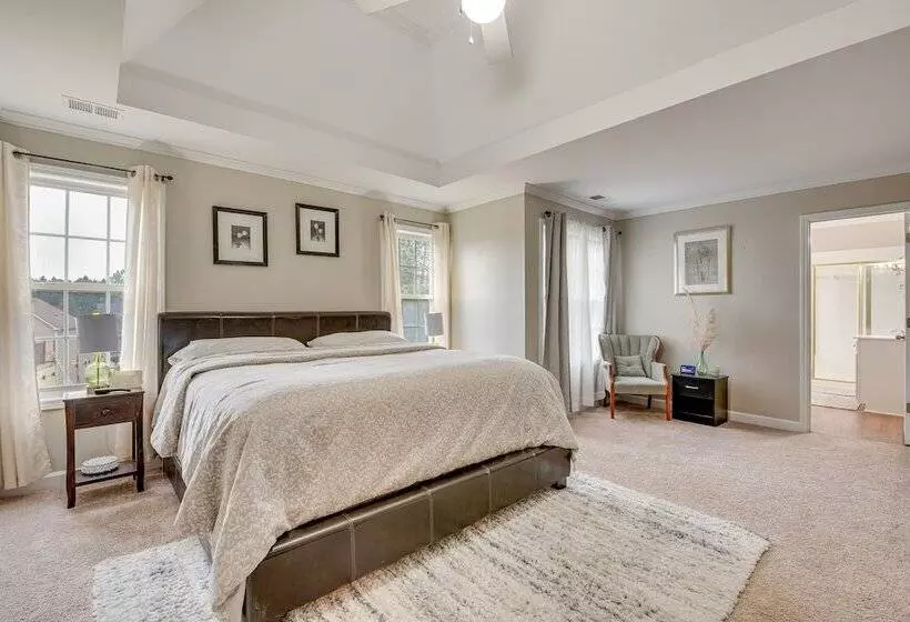 Pet Friendly Atlanta Home: 9 Mi To Downtown!