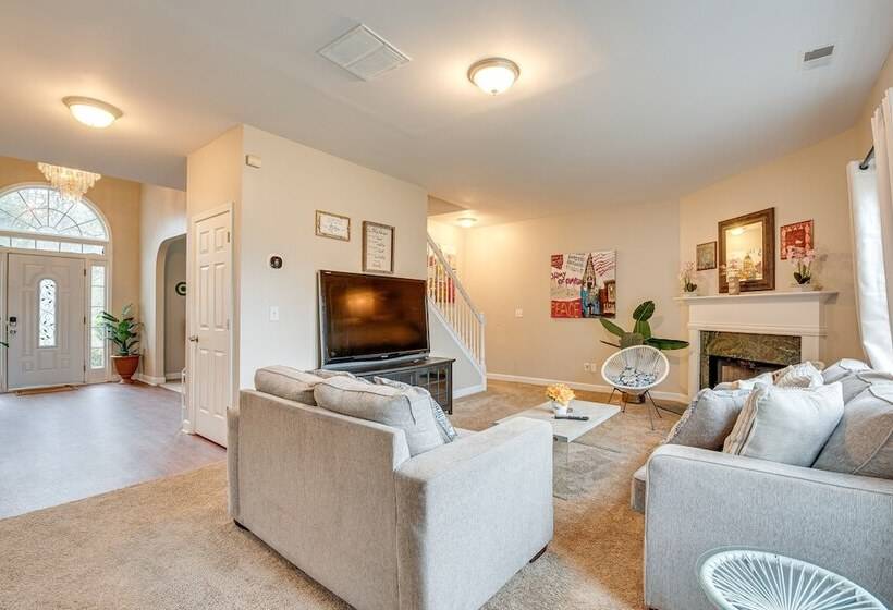 Pet Friendly Atlanta Home: 9 Mi To Downtown!