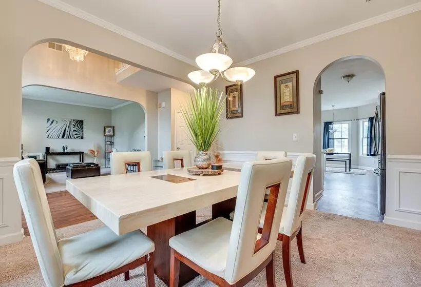 Pet Friendly Atlanta Home: 9 Mi To Downtown!