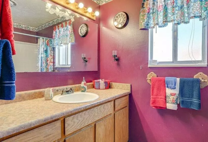 Charming Elk Mountain Home: Hunt, Hike & Fish!