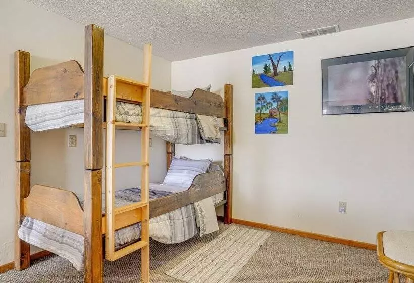 Charming Elk Mountain Home: Hunt, Hike & Fish!