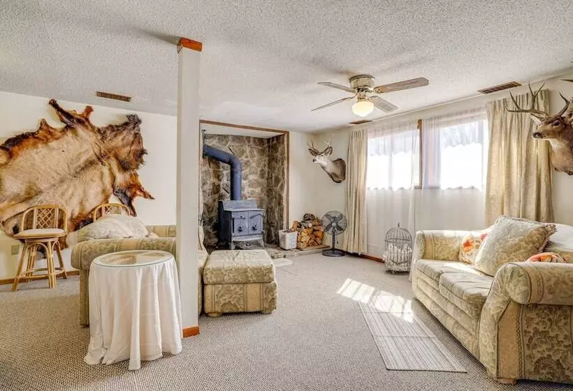 Charming Elk Mountain Home: Hunt, Hike & Fish!