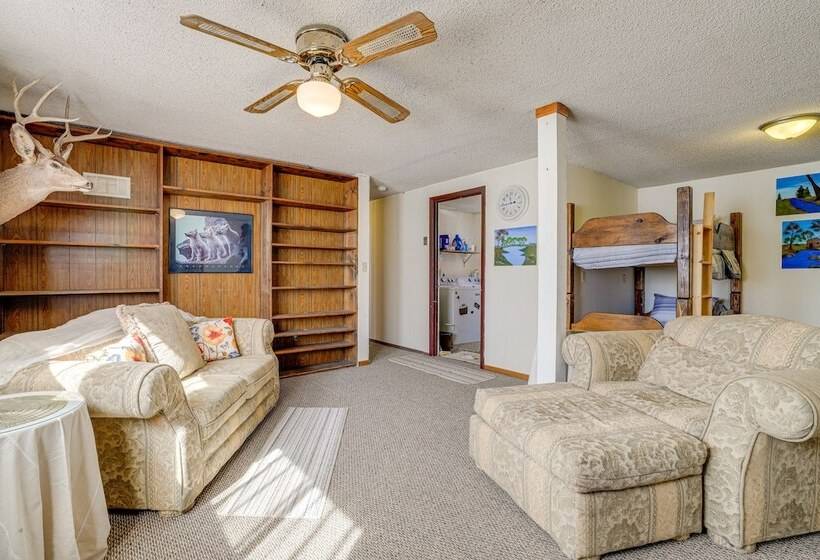 Charming Elk Mountain Home: Hunt, Hike & Fish!