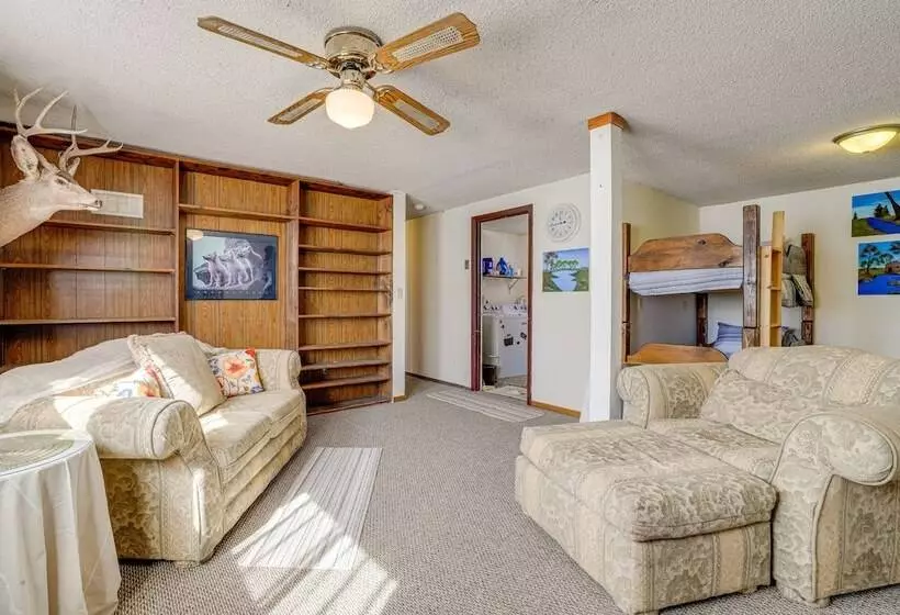 Charming Elk Mountain Home: Hunt, Hike & Fish!