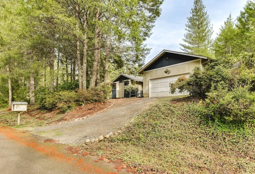 Charming Union Home W/ Deck ~ 2 Mi To Hood Canal!