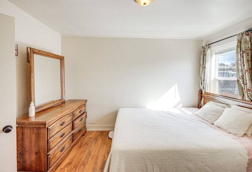 Cozy East Helena House W/ Deck + Private Yard!