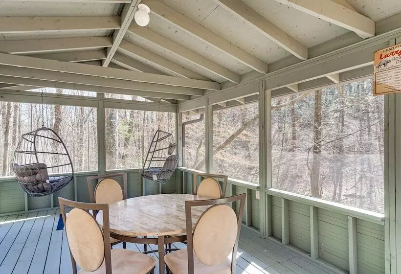 North Carolina Coupes Retreat W/ Deck & Grill!