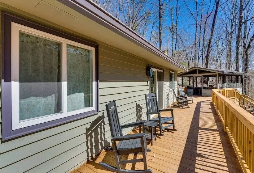 North Carolina Coupes Retreat W/ Deck & Grill!