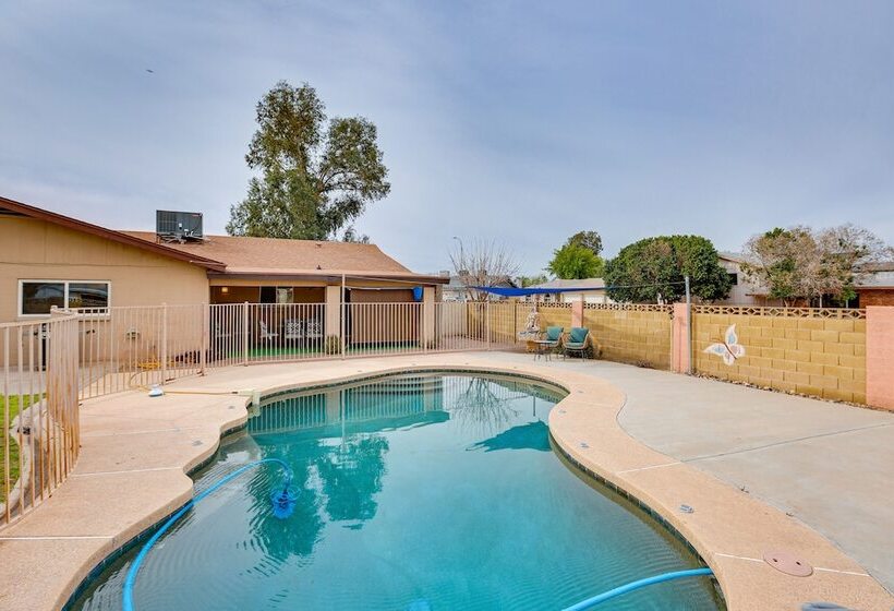 Glendale Retreat W/ Private Pool, Patio & Grill!