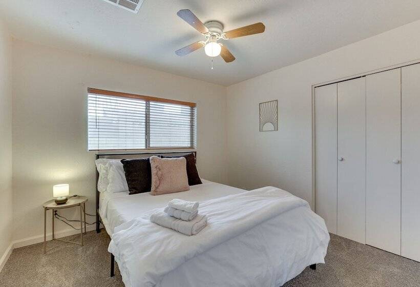 Glendale Retreat W/ Private Pool, Patio & Grill!