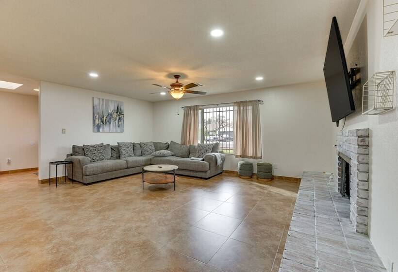 Glendale Retreat W/ Private Pool, Patio & Grill!