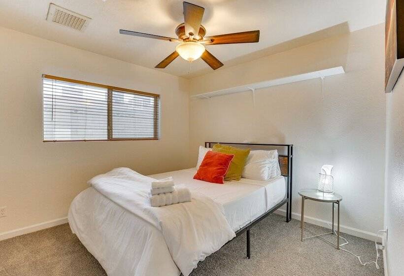 Glendale Retreat W/ Private Pool, Patio & Grill!