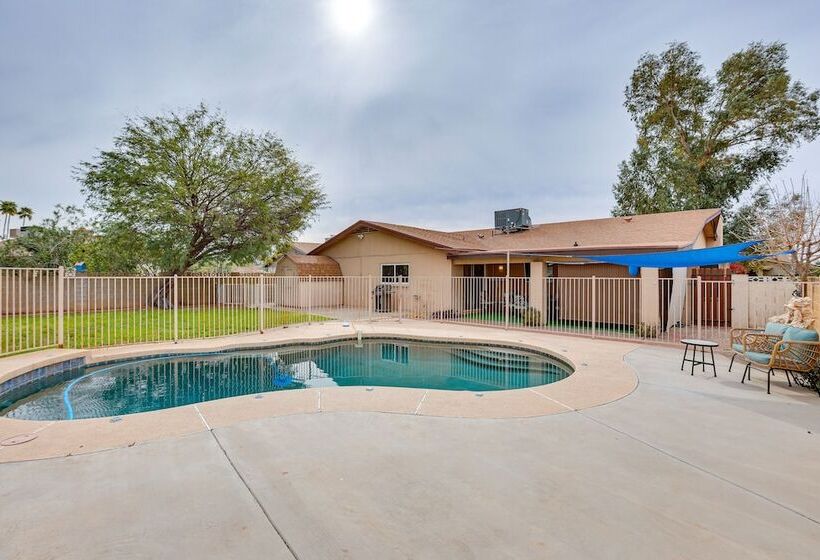 Glendale Retreat W/ Private Pool, Patio & Grill!