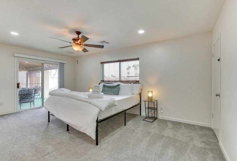 Glendale Retreat W/ Private Pool, Patio & Grill!