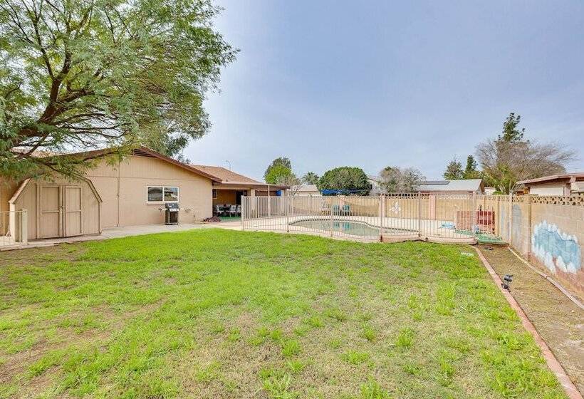 Glendale Retreat W/ Private Pool, Patio & Grill!