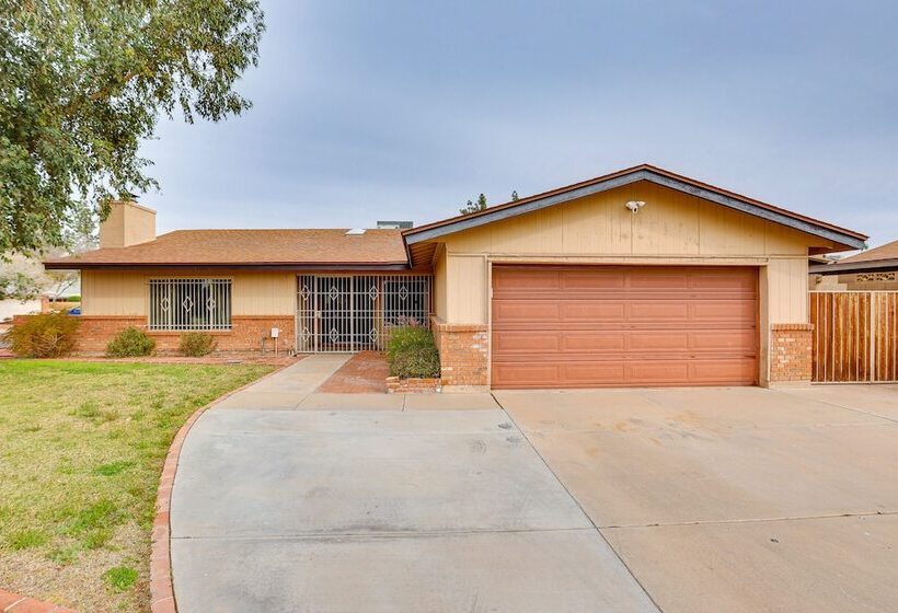 Glendale Retreat W/ Private Pool, Patio & Grill!