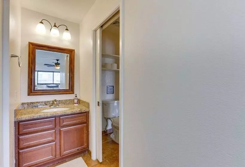 Glendale Retreat W/ Private Pool, Patio & Grill!