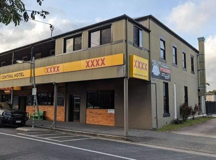 Grand Central Hotel Proserpine