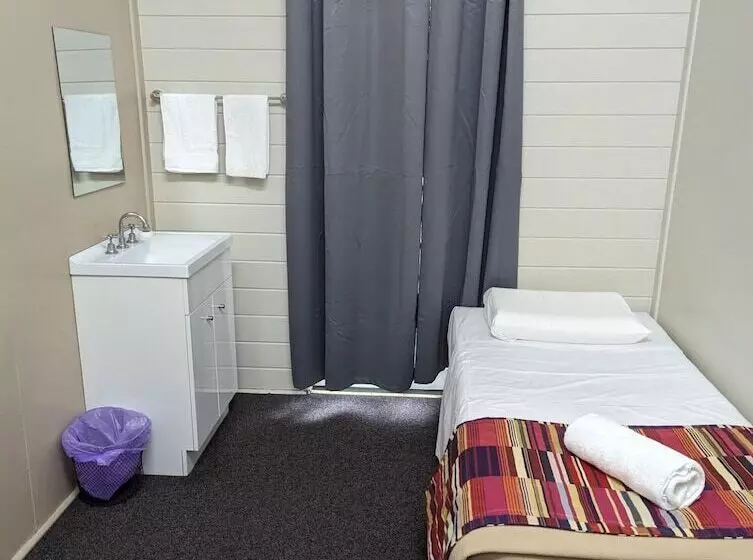 Grand Central Hotel Proserpine