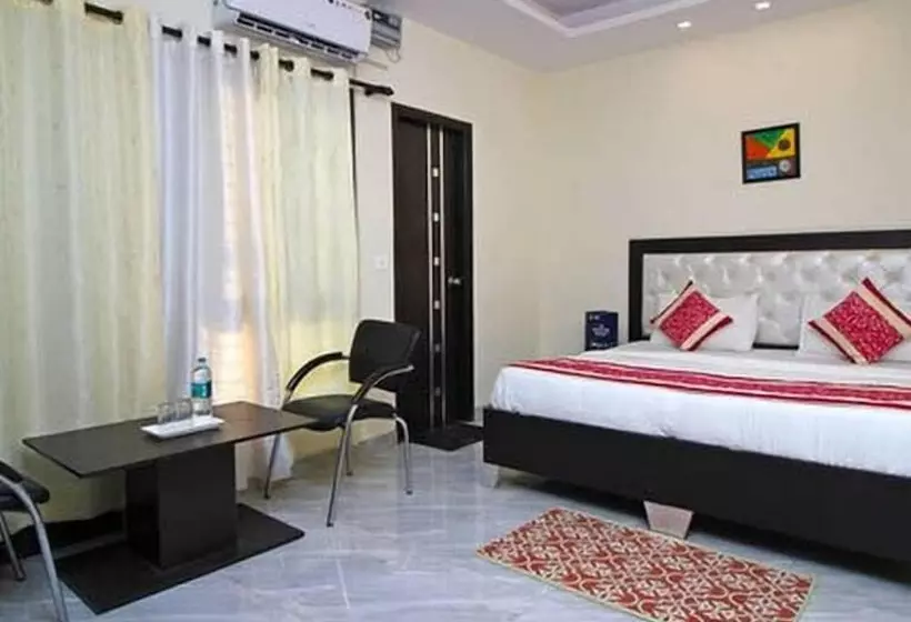 Fabhotel Mascot Treo