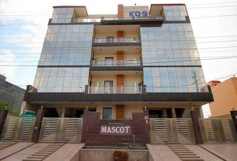 Fabhotel Mascot Treo