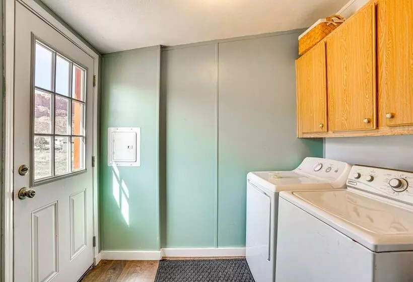 Moab Home W/ Patio   Near Arches National Park!