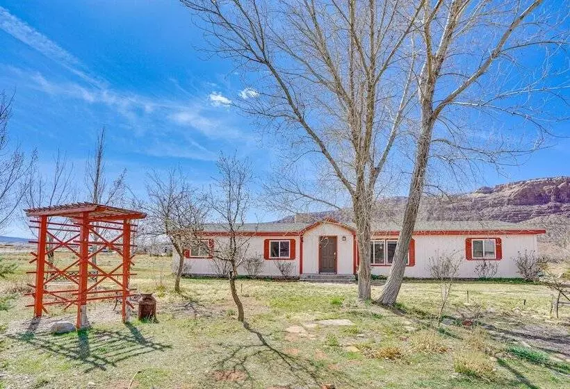 Moab Home W/ Patio   Near Arches National Park!