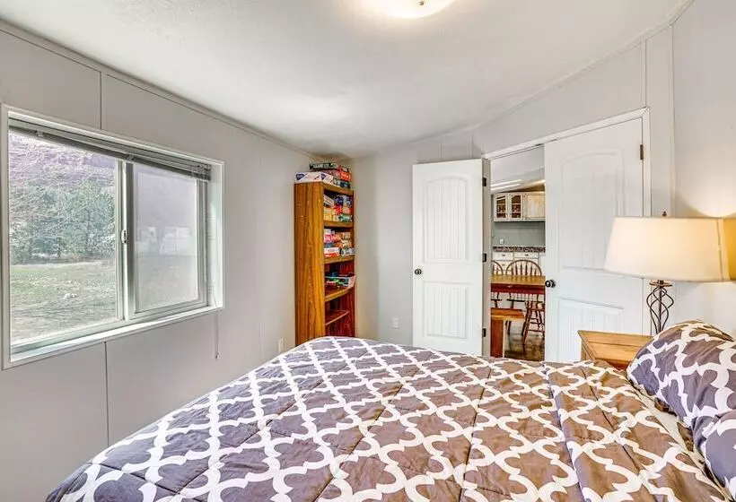 Moab Home W/ Patio   Near Arches National Park!
